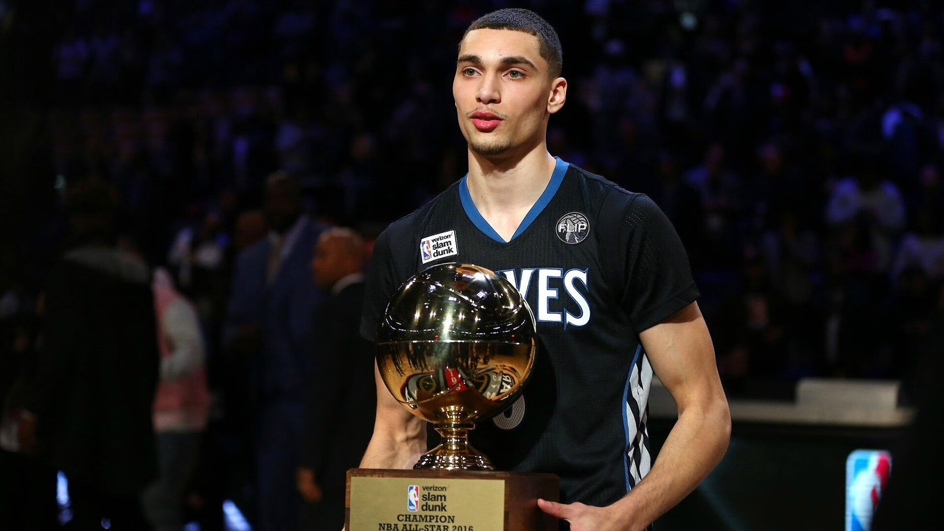 开云平台-英格拉姆指挥交响乐！开拓者巅峰对决浇灭活塞反扑火焰，历史恩怨再添新章